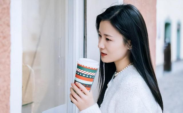 雙手抓緊，豈會走雞?任我操縱易發揮是什么生肖呢精选解析、解释与落实、构建解答解释落实